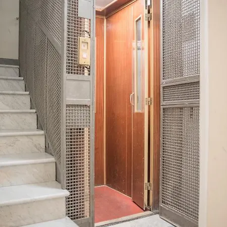 Lägenhet Frattina De Luxe Rom