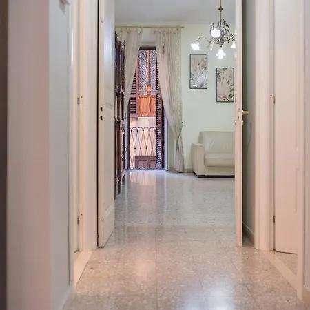 Lägenhet Frattina De Luxe Rom